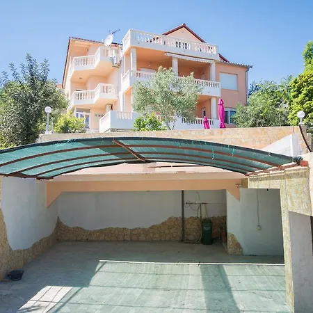 Cubela * تروغير