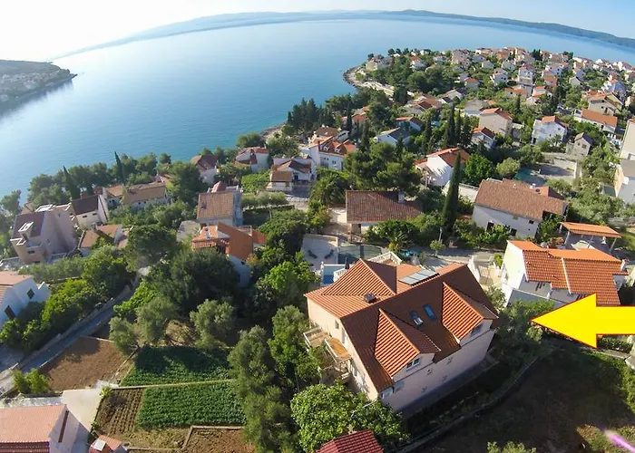 شقة Cubela تروغير